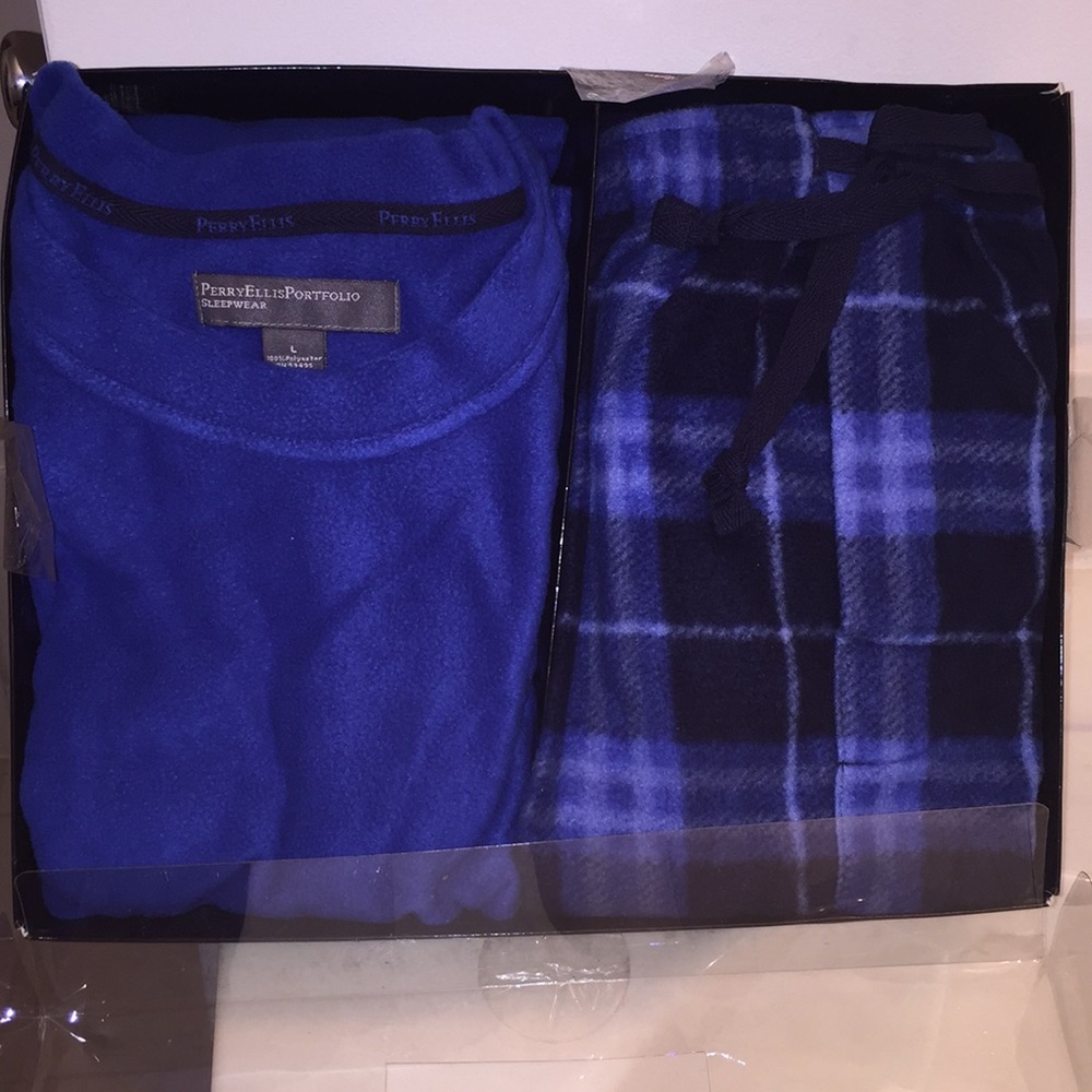 Perry Ellis sleepwear